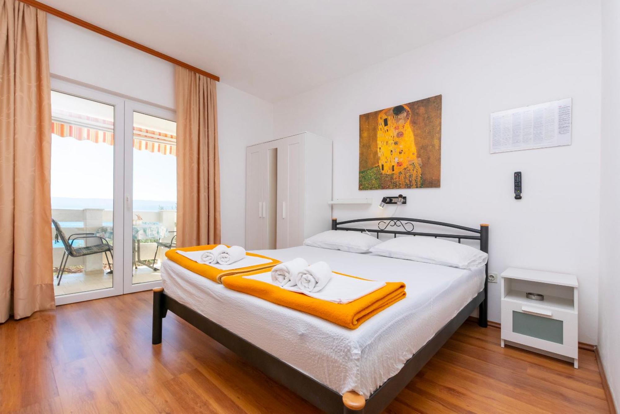 Apartments Ivo - Sea View; พิสัก ภายนอก รูปภาพ