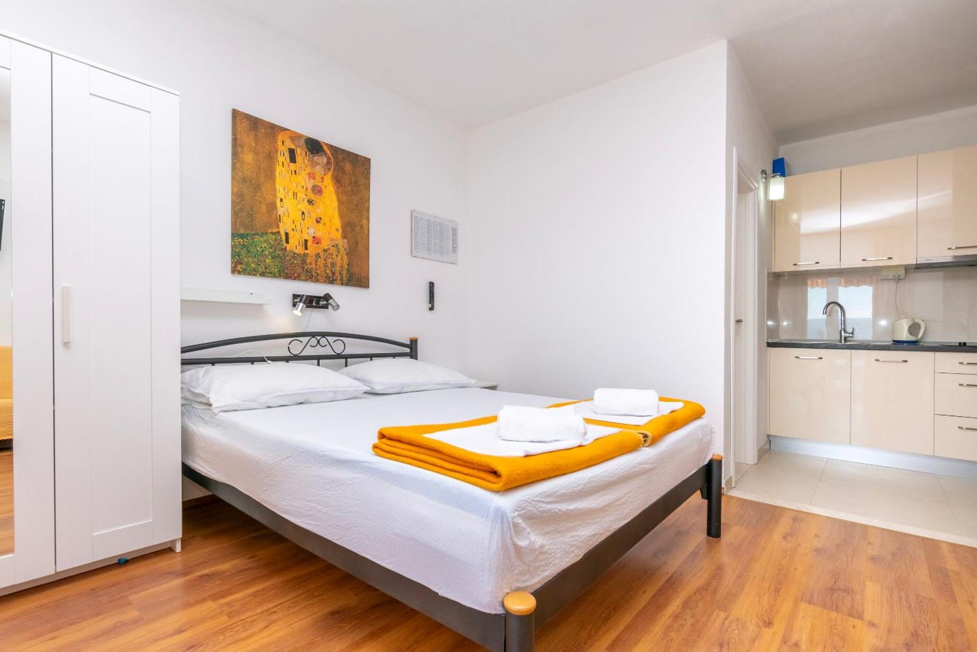 Apartments Ivo - Sea View; พิสัก ภายนอก รูปภาพ