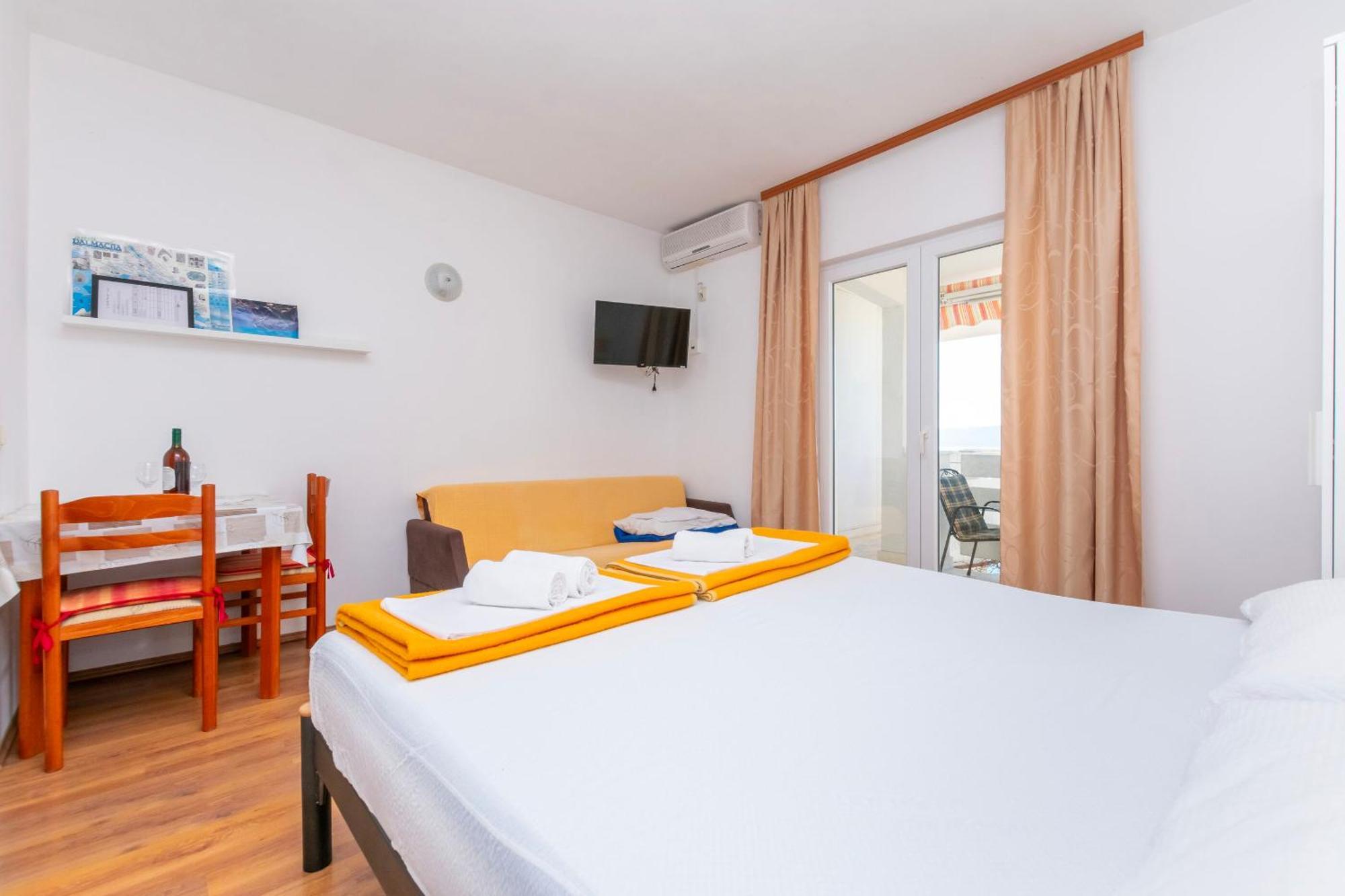 Apartments Ivo - Sea View; พิสัก ภายนอก รูปภาพ