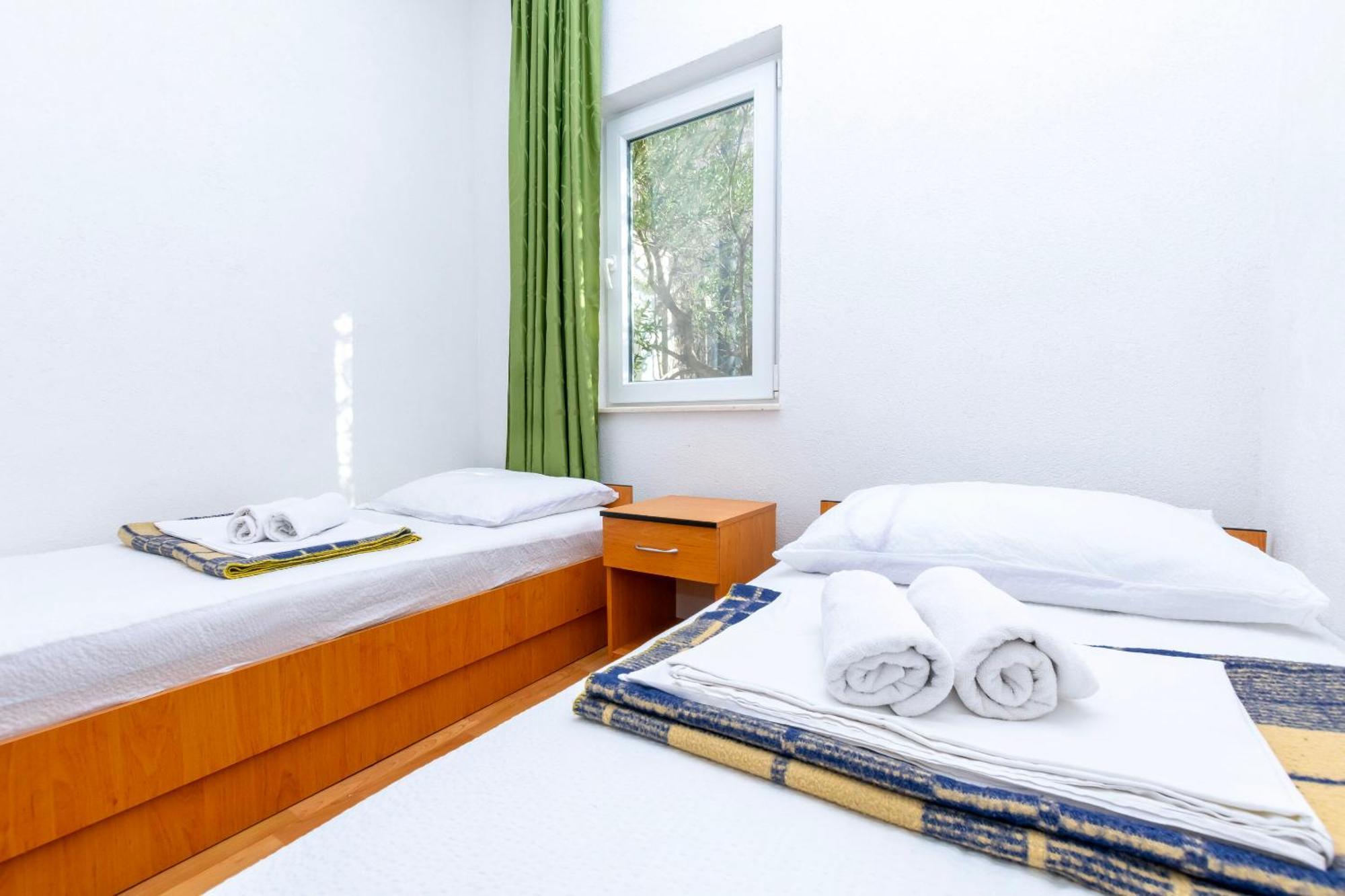 Apartments Ivo - Sea View; พิสัก ภายนอก รูปภาพ