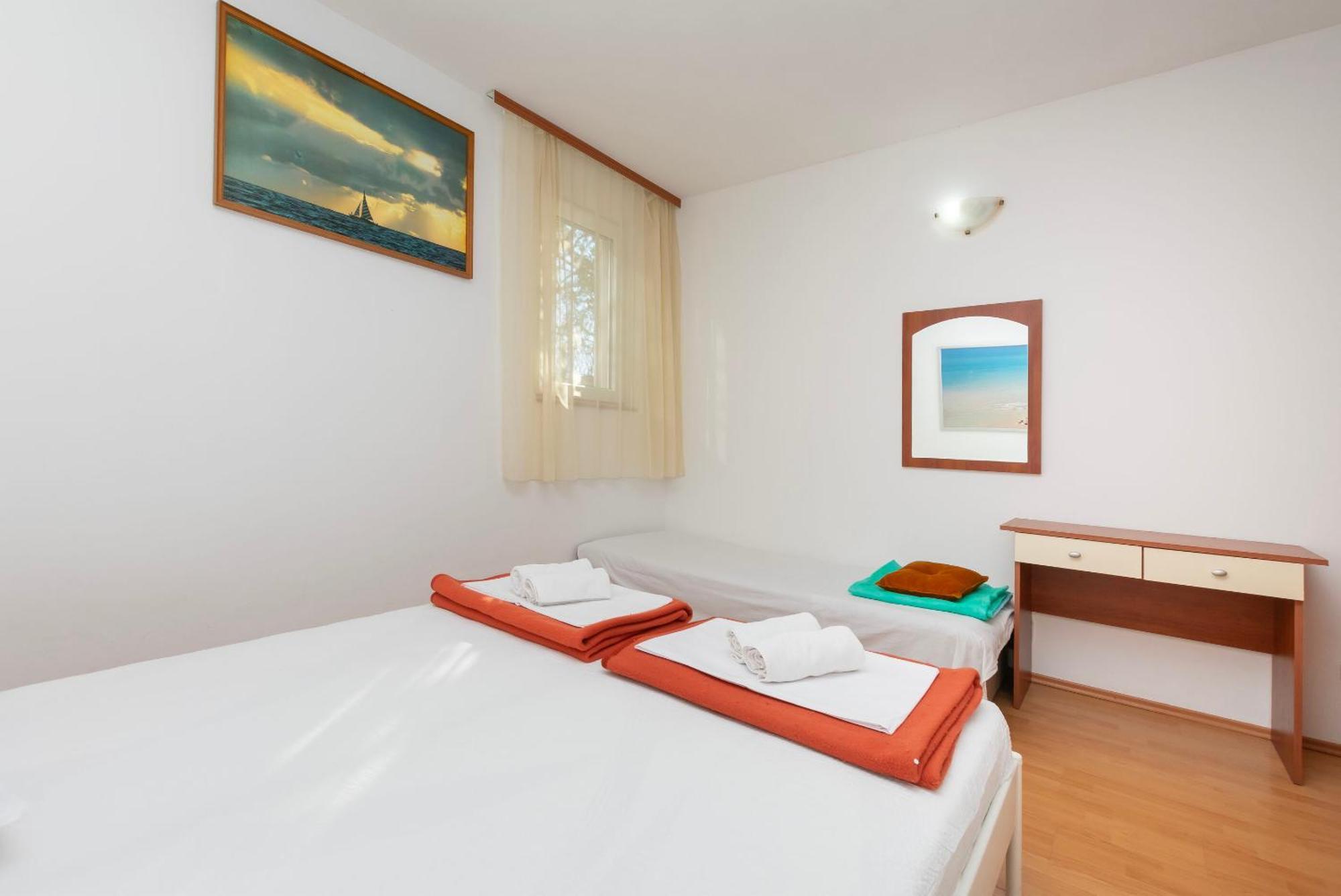 Apartments Ivo - Sea View; พิสัก ภายนอก รูปภาพ