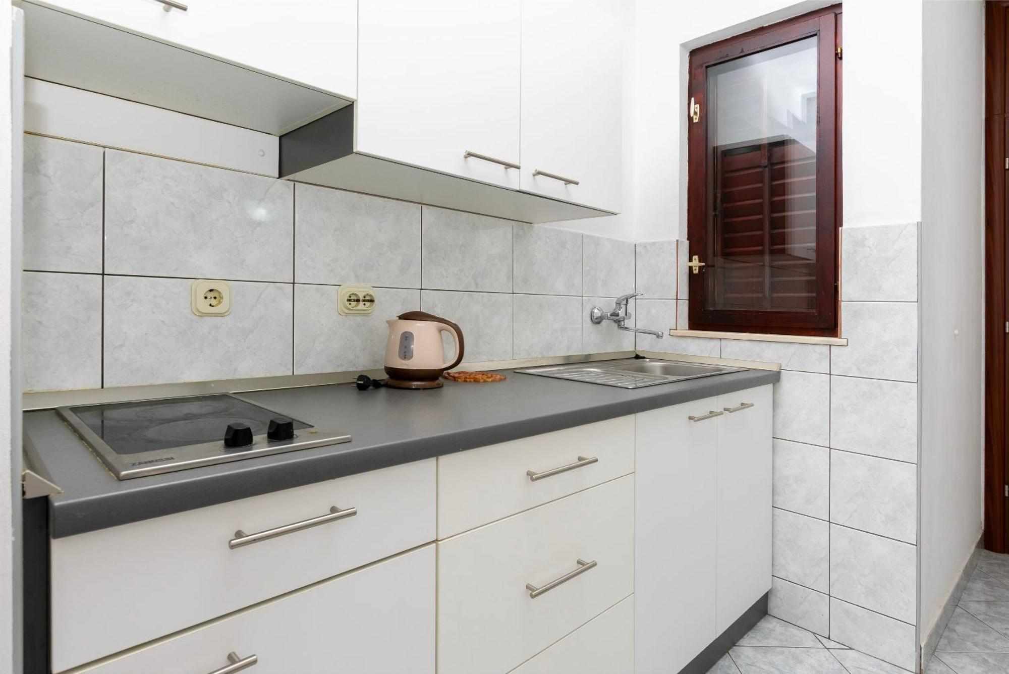 Apartments Ivo - Sea View; พิสัก ภายนอก รูปภาพ