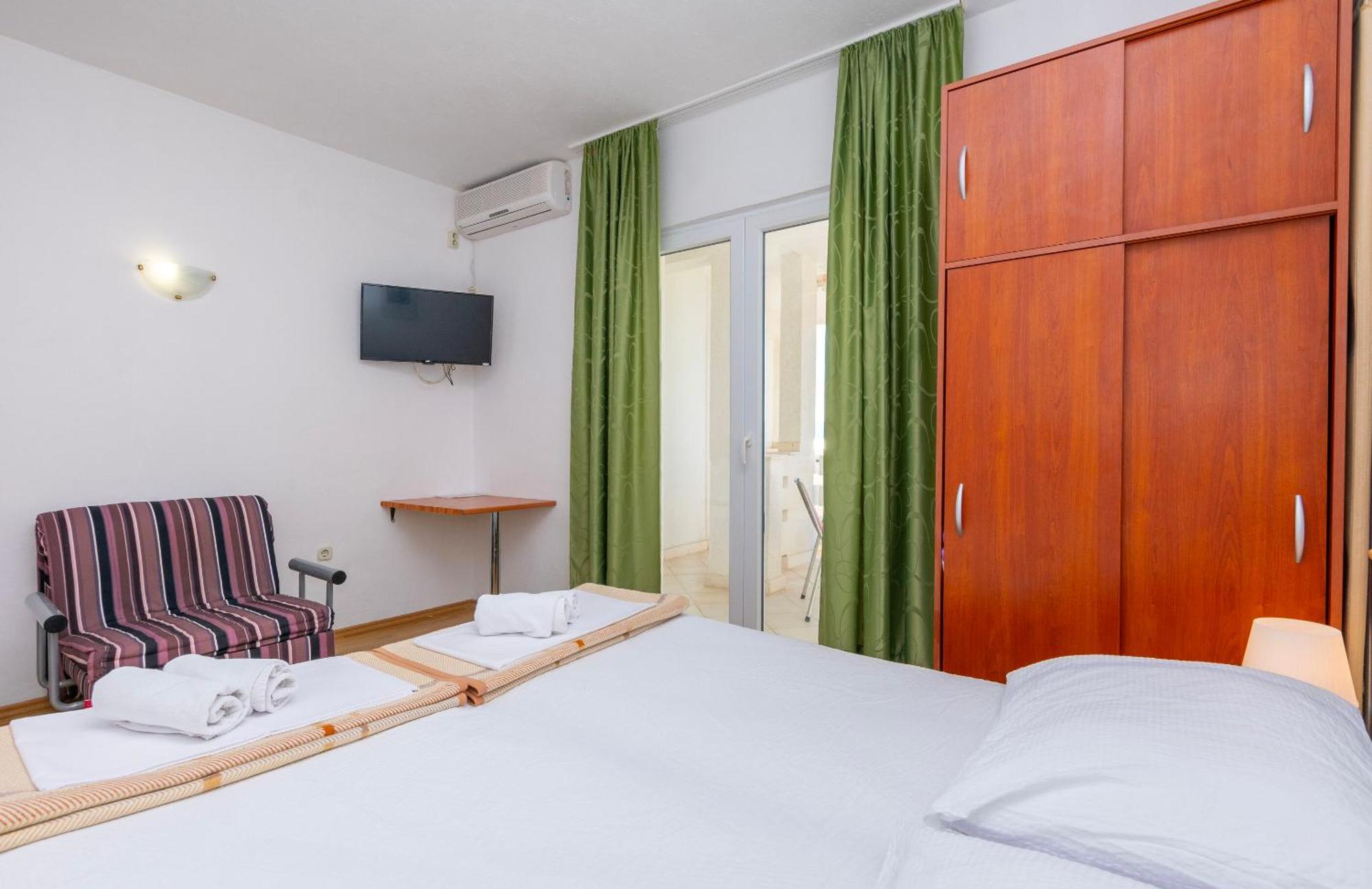 Apartments Ivo - Sea View; พิสัก ภายนอก รูปภาพ