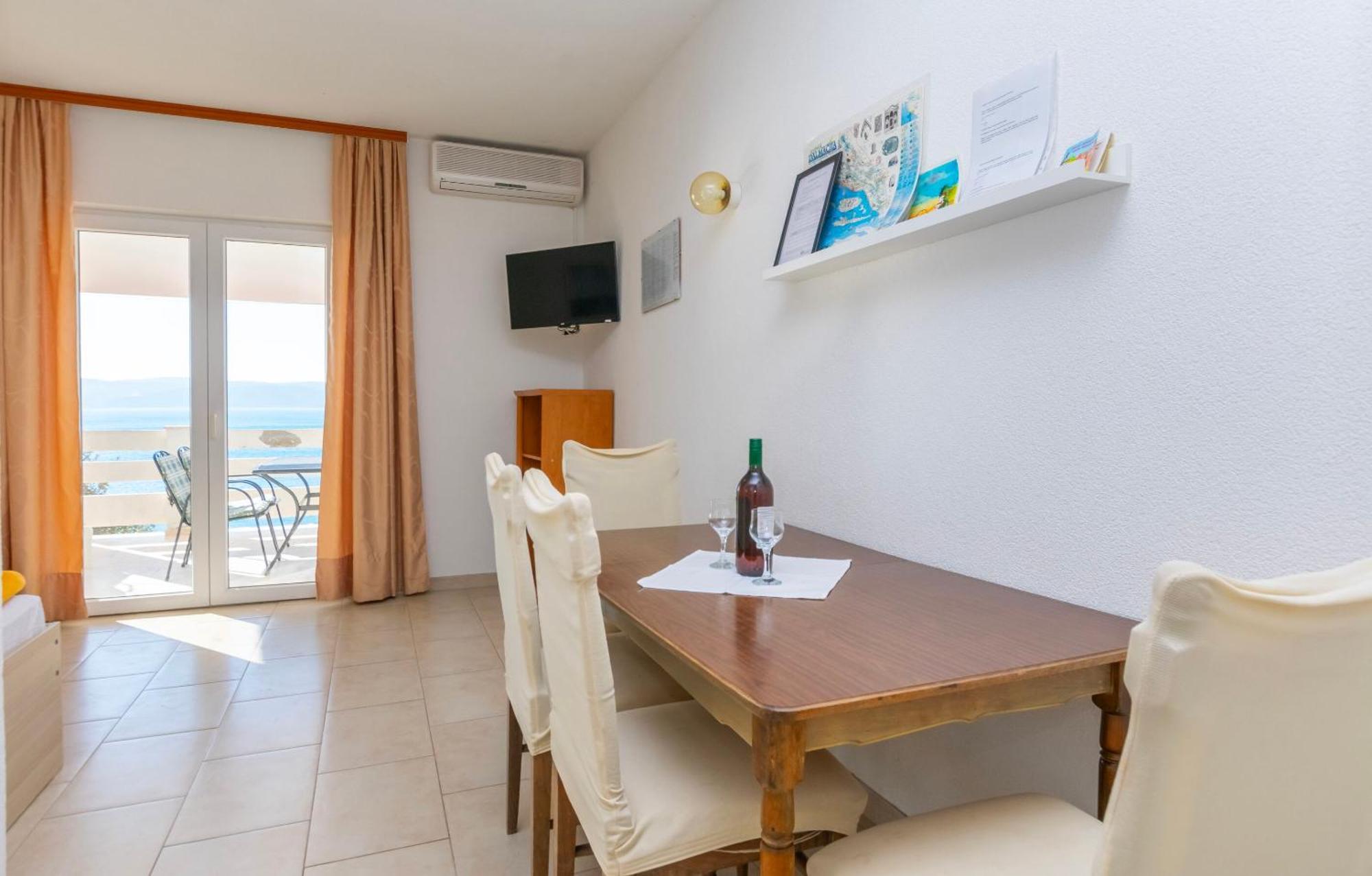 Apartments Ivo - Sea View; พิสัก ภายนอก รูปภาพ