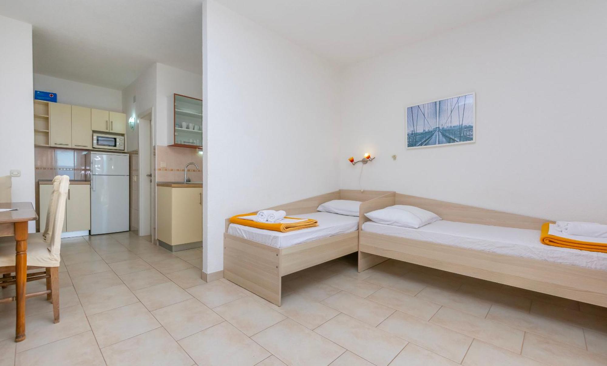 Apartments Ivo - Sea View; พิสัก ภายนอก รูปภาพ